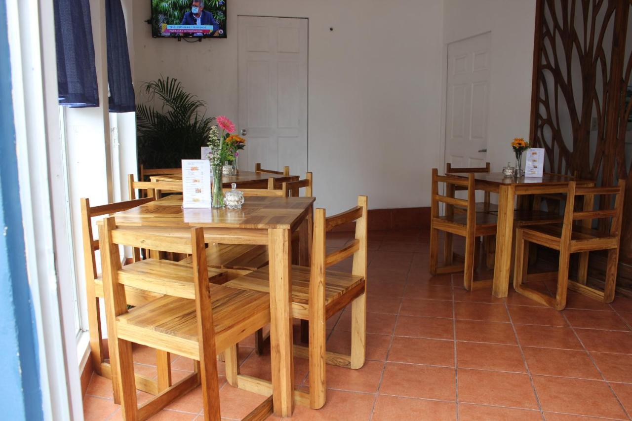אלאג'ואלה Park View Hotel & Restaurant מראה חיצוני תמונה